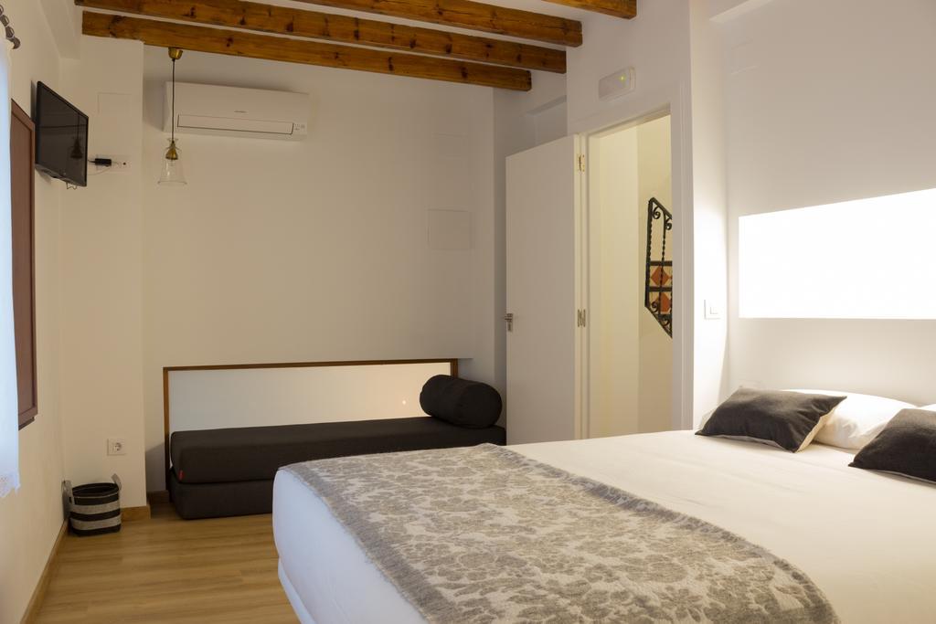 Casa Grimalt Guest House ฆาลอน ภายนอก รูปภาพ